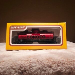 Life Like HO Scale Conoco Single Dome Tank Car Red Black #275 (PN8524)